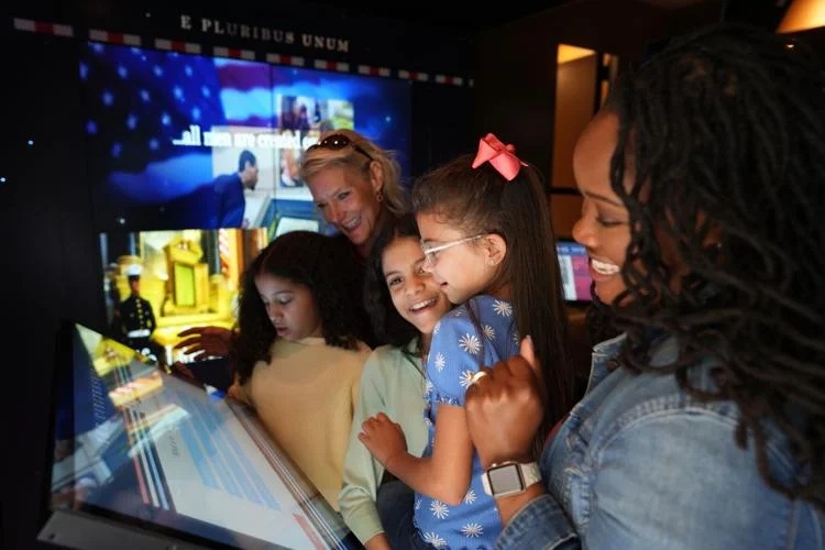 Mobile history bus shares Virginia’s Revolutionary role